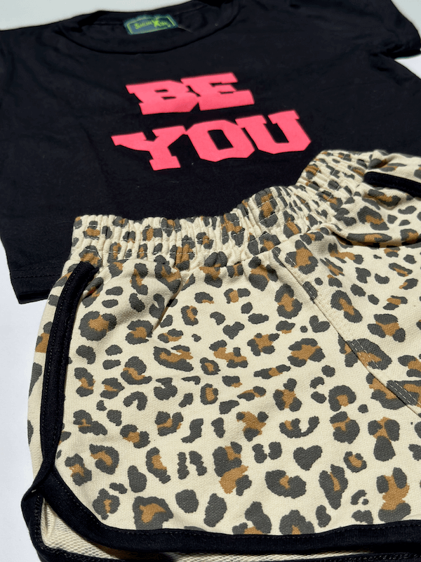 Conjunto Menina Cropped + Bermuda de Oncinha - Serelepe Kids - Tamanho 6