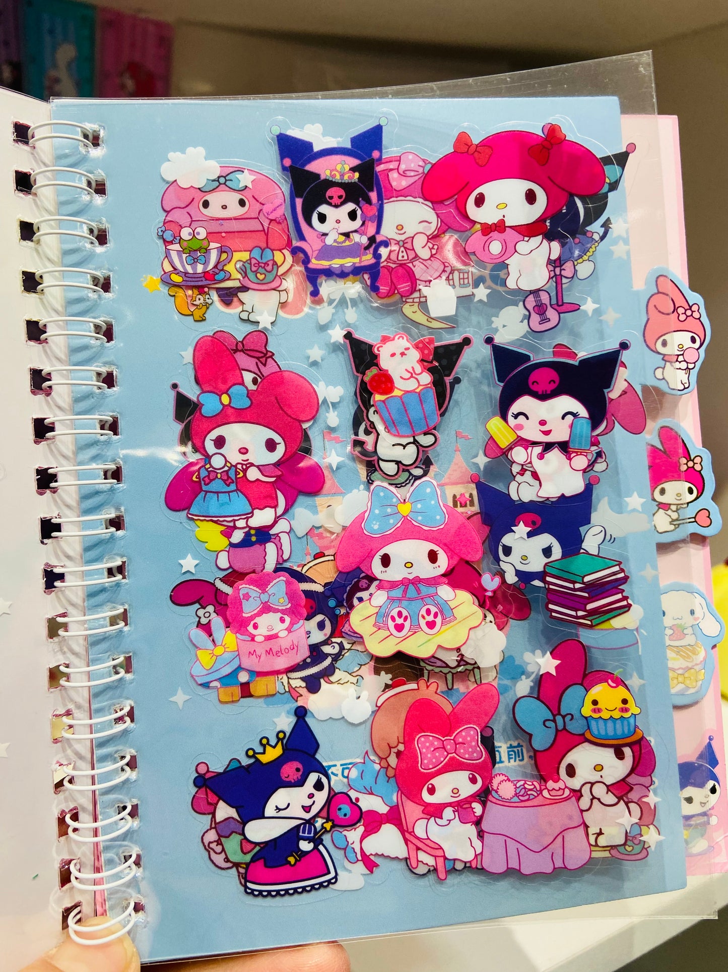 Bloco de anotações + adesivos Turma Hello Kitty