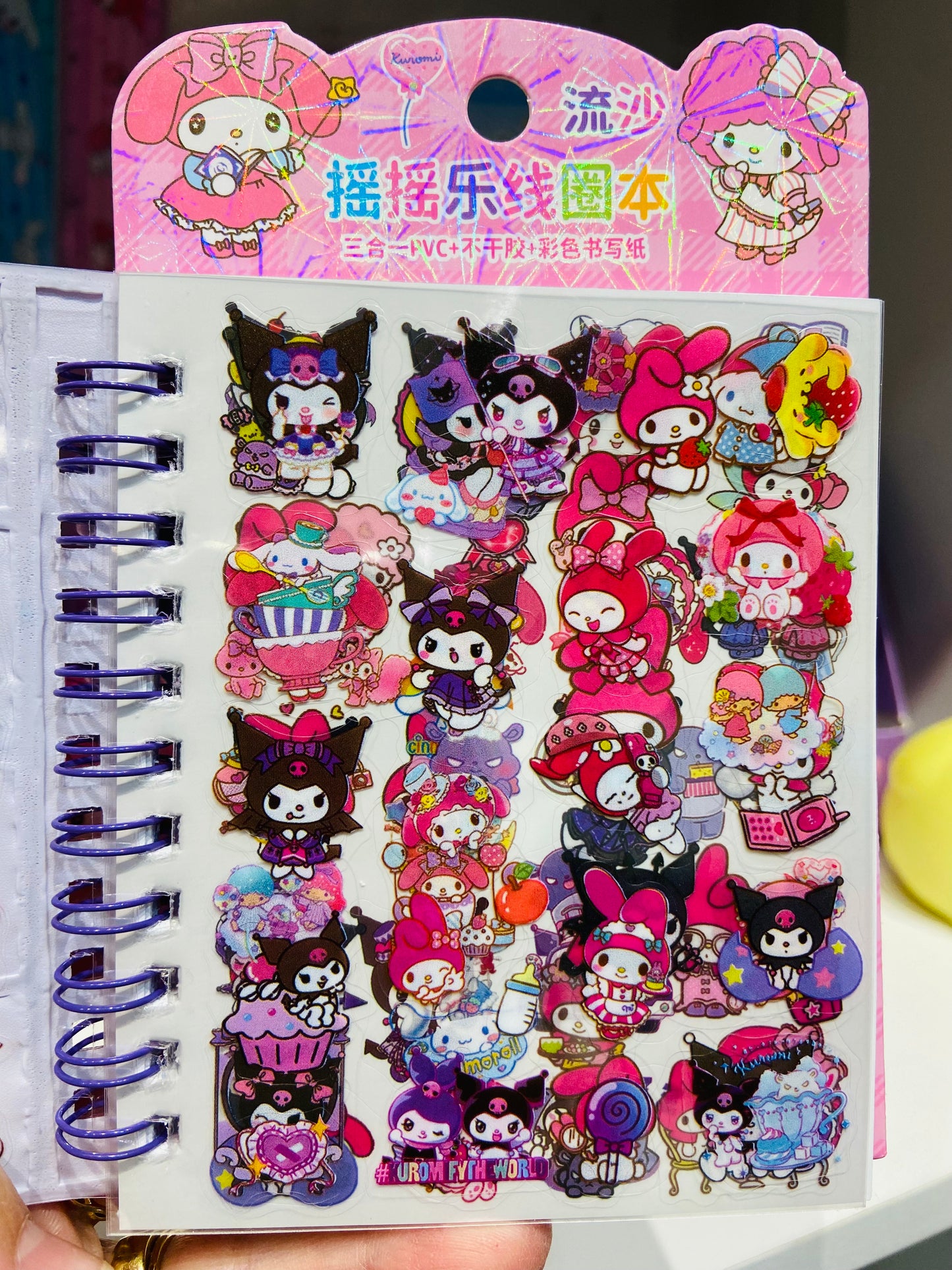 Bloco de anotações com pingente + adesivos Turma Hello Kitty