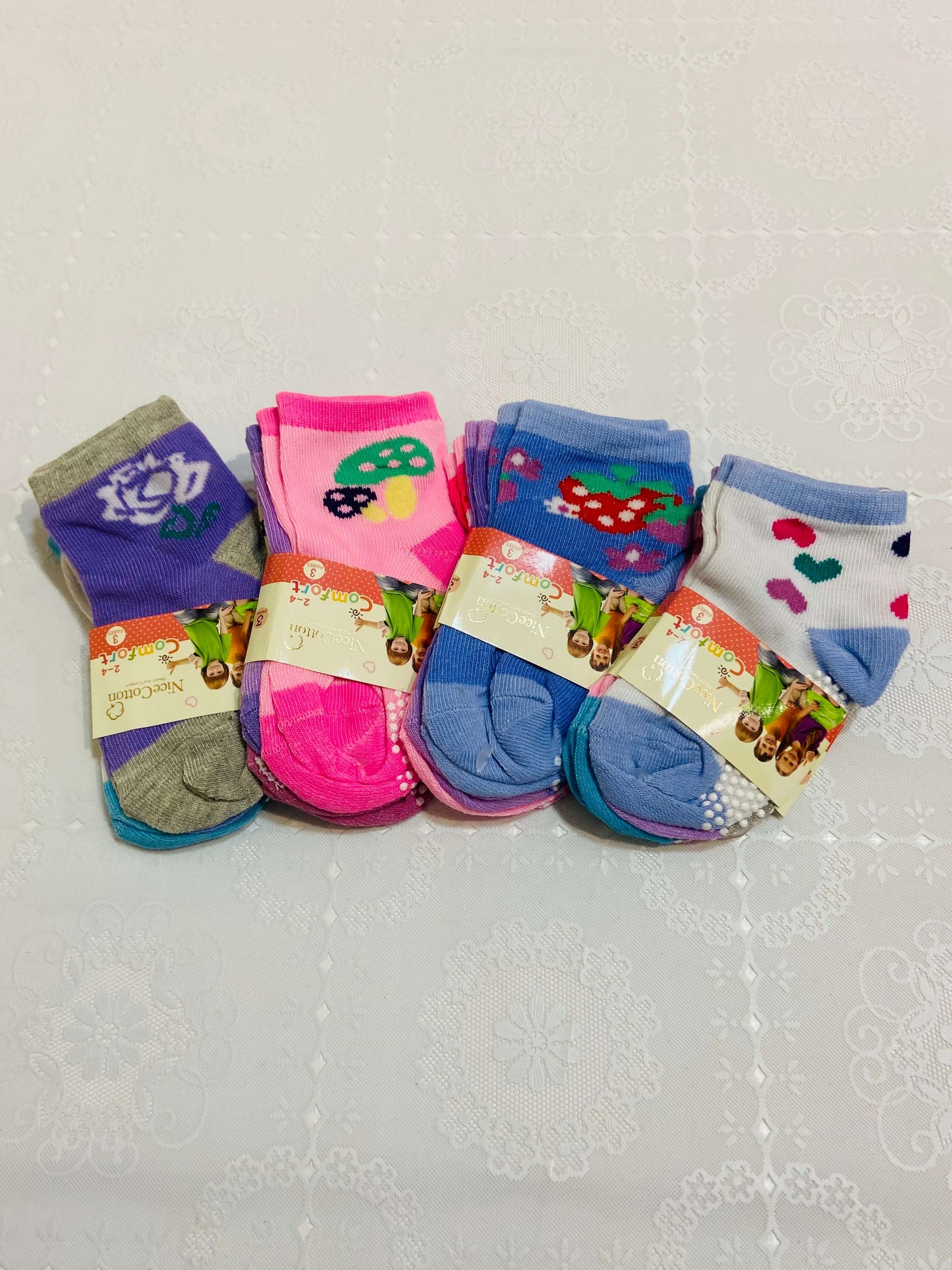 Kit 3 pares de Meias Femininas antiderrapantes - Tamanho do 0 ao 8