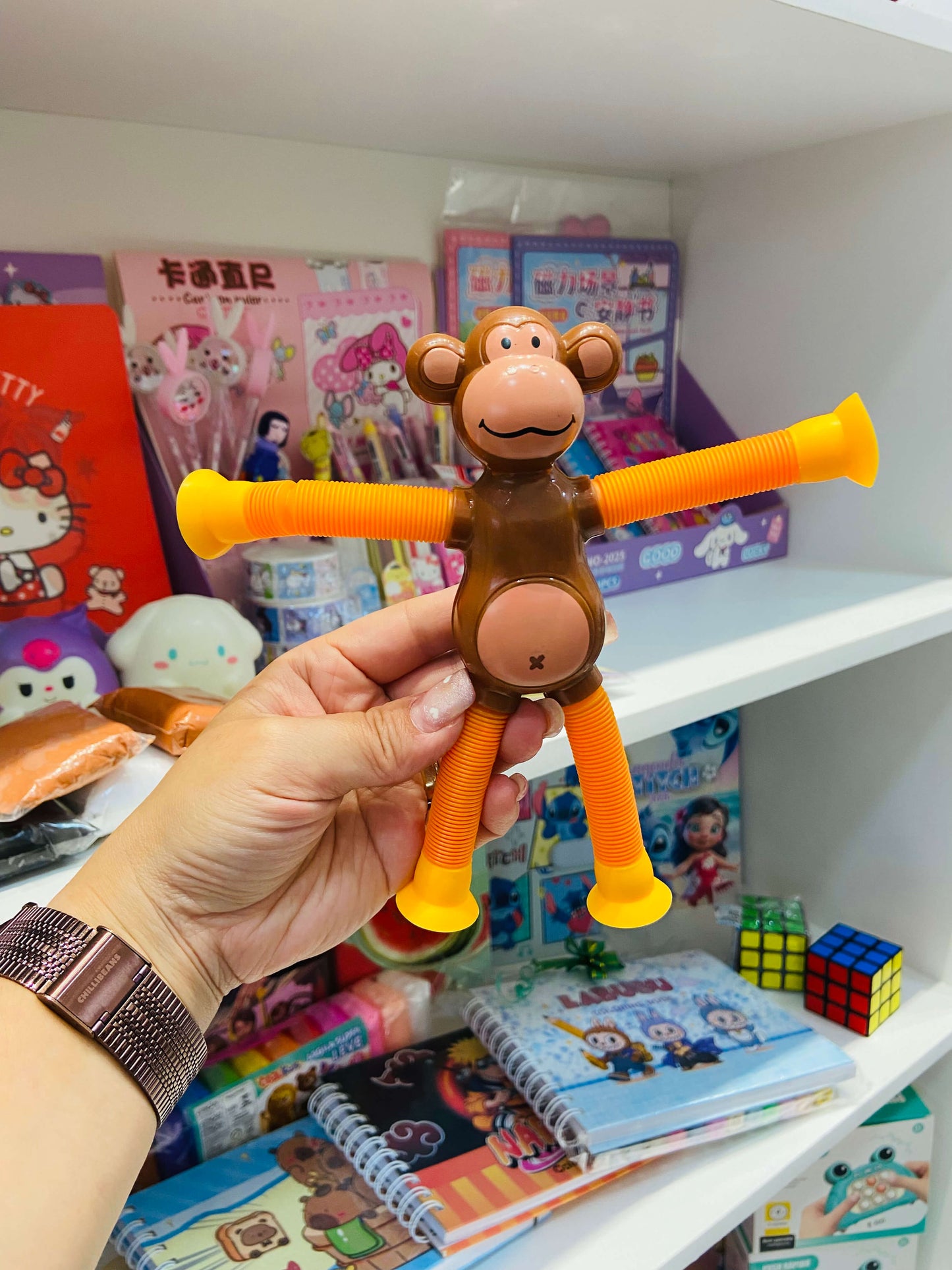 Macaco Divertido com LED e Tubos Flexíveis