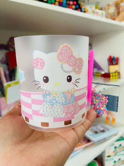Porta-Treco Desmontável da Turma da Hello Kitty - Kit Diamond Painting DIY! 🎀