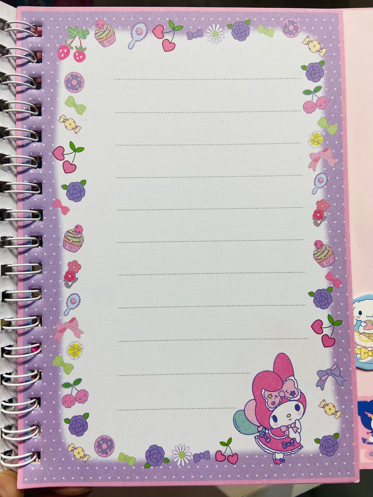 Bloco de anotações + adesivos Turma Hello Kitty