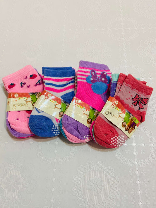 Kit 3 pares de Meias Femininas antiderrapantes - Tamanho do 0 ao 8